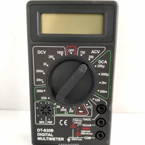 Multimetro digital DT830B